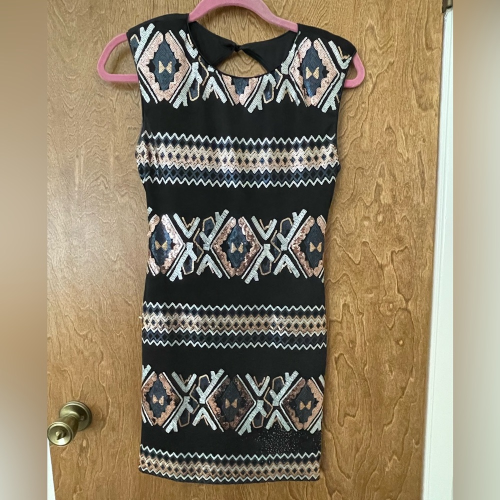 Sequence black dress. Medium.